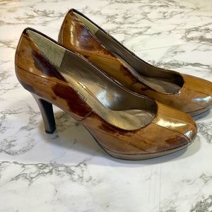 Tan heels